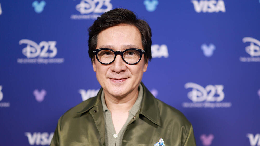 Ke Huy Quan al Disney Entertainment Showcase del D23: The Ultimate Disney Fan Event, il 14 agosto 2026 ad Anaheim, California