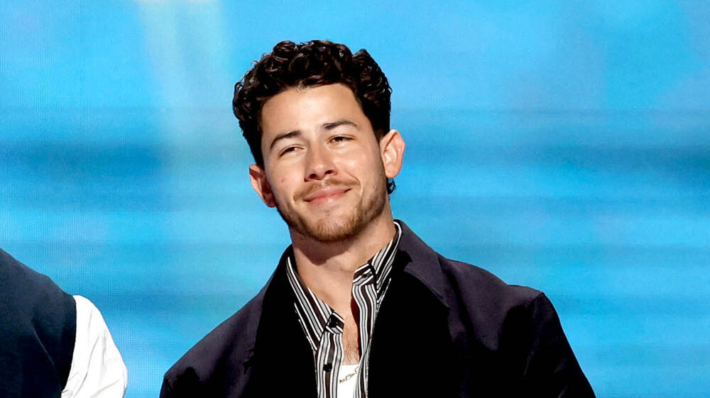 (S-D) Joe Jonas, Kevin Jonas e Nick Jonas per Camp Rock 3 parlano sul palco del Disney Entertainment Showcase al D23: The Ultimate Disney Fan Event il 14 agosto 2026 ad Anaheim, California