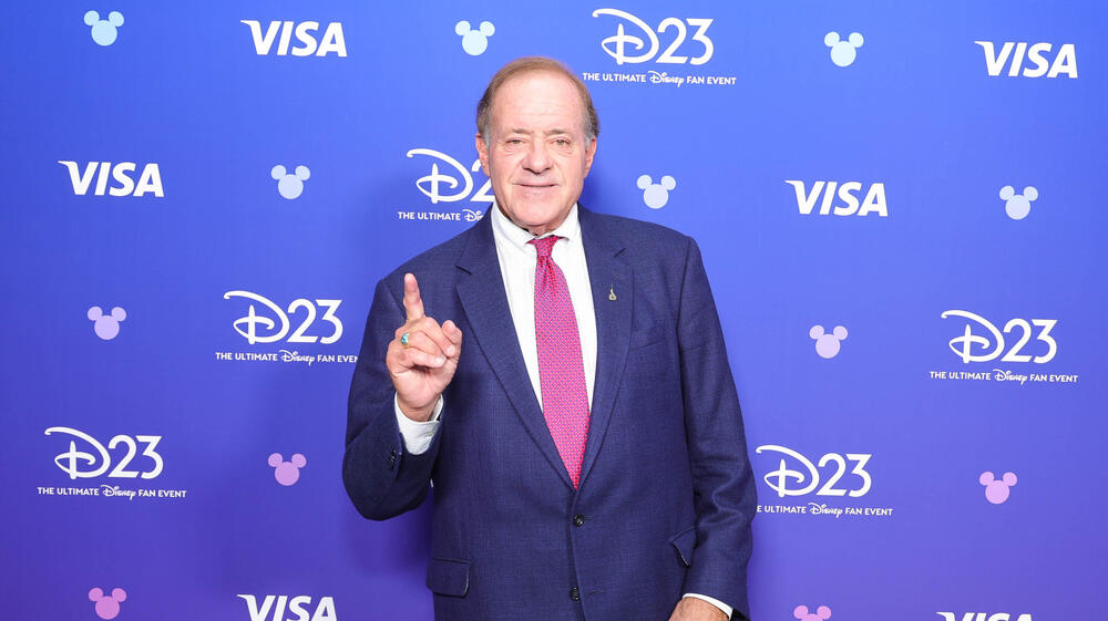 Chris Berman alla cerimonia Disney Legends al D23: The Ultimate Disney Fan Event il 16 agosto 2026 ad Anaheim, California