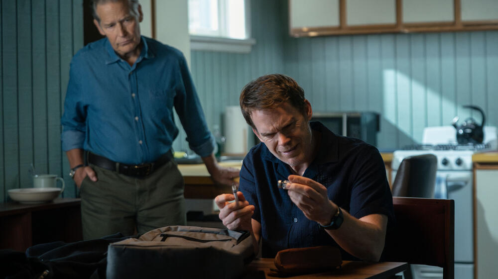 (S-D) James Remar come Harry Morgan e Michael C. Hall come Dexter Morgan in Dexter: Resurrection 2x03