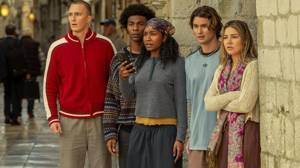 (S-D) Drew Starkey come Rafe, Jonathan Daviss come Pope, Carlacia Grant come Cleo, Chase Stokes come John B, Madelyn Cline come Sarah Cameron in Outer Banks 5x02