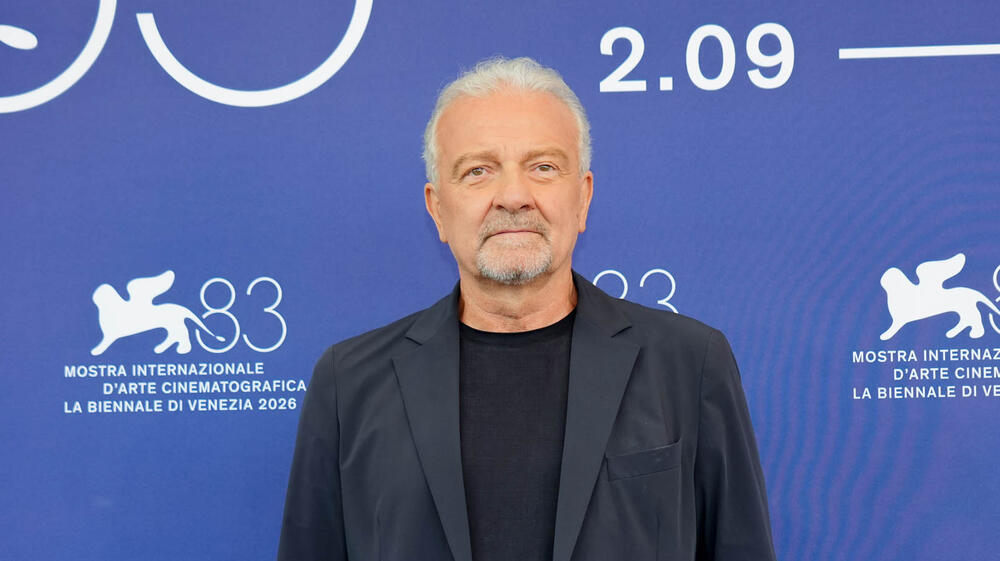 Il regista Giovanni Veronesi al photocall del film Dio Ride al Festival del Cinema di Venezia 83, sabato 12 settembre 2026