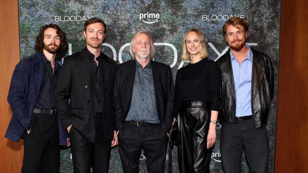Il cast e gli showrunner di 'Bloodaxe', Levi Miller, Horatio Hirst, Michael Hirst, Jessica Madsen e Xavier Molyneux, alla proiezione speciale di 'Bloodaxe' presso i San Vicente Bungalows, il 9 ottobre 2026