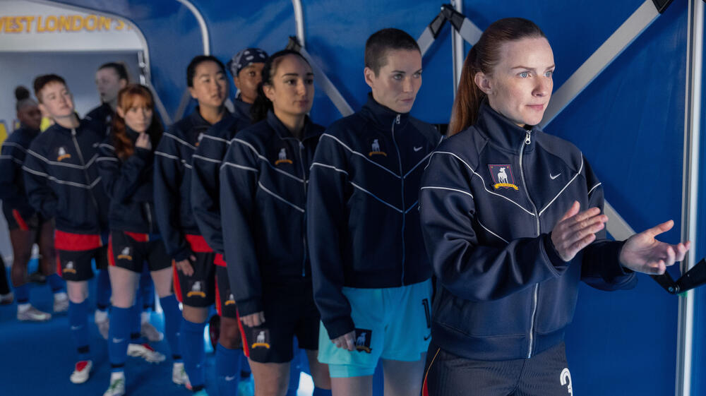 Faye Marsay, Jude Mack, Mercedes Assad, Gabrielle Dieujuste, Annelise Heywood, Aisling Sharkey, Rex Hayes, Terri Olejnik e Karesha Iton in Ted Lasso 4x05