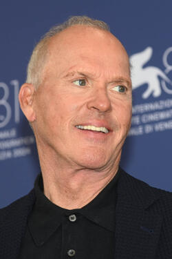 Michael Keaton al Photocall del film Beetlejuice Beetlejuice a Venezia 81