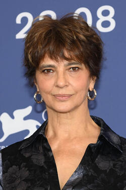 Laura Morante al Photocall del film Nonostante di Valerio Mastandrea a Venezia 81