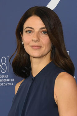 L'attrice Barbara Ronchi al photocall del film Familia di Francesco Costabile a Venezia 81 il 1 settembre 2024