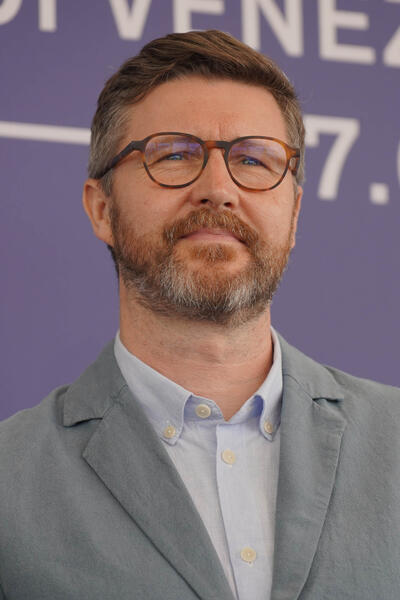 Andrew Haigh al photocall delle giurie alla 81a Mostra Internazionale d'Arte Cinematografica della Biennale di Venezia il 28 agosto 2024