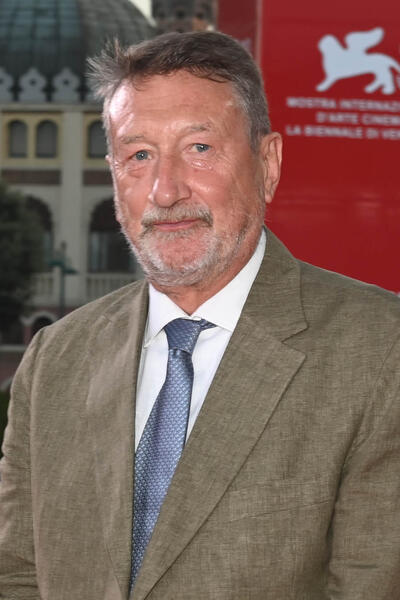 Haluk Bilginer sul Red Carpet di Maria di Pablo Larraín a Venezia 81 il 29 agosto 2024