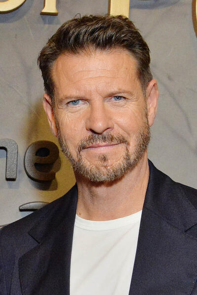 Lloyd Owen partecipa all'evento di anteprima de Il Signore degli Anelli: Gli Anelli del Potere S2 al SDCC il 25 luglio 2024 a San Diego, California