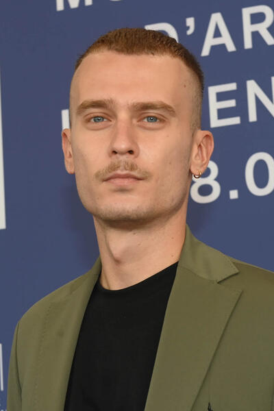 L'attore Vlad Ionut Popescu al photocall del film Anul nou care n-a fost di Bogdan Mureşanu a Venezia 81 il 1 settembre 2024