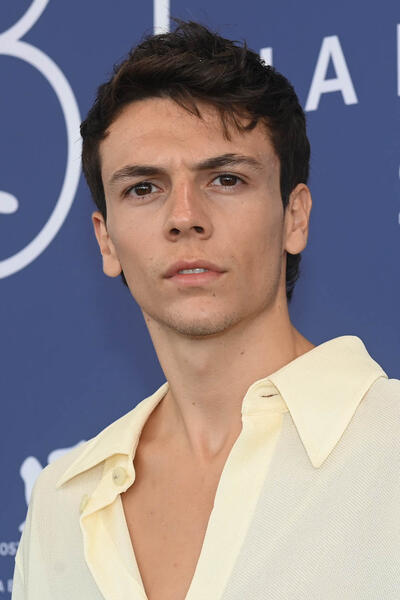 L'attore Francesco Gheghi al photocall del film Familia di Francesco Costabile a Venezia 81 il 1 settembre 2024