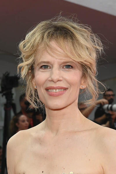 Sonia Bergamasco sul red carpet del film The Room Next Door di Pedro Almodóvar a Venezia 81 il 2 settembre 2024