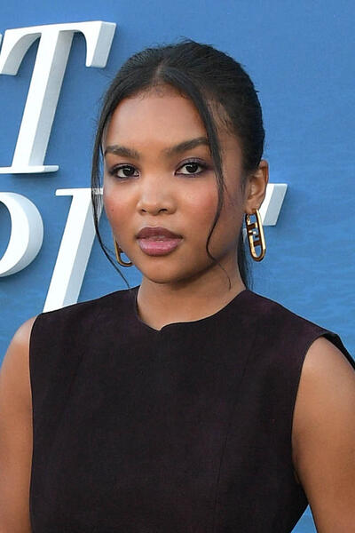 Mia Isaac partecipa alla première di The Perfect Couple all'Egyptian Theatre Hollywood il 4 settembre 2024 a Los Angeles, California