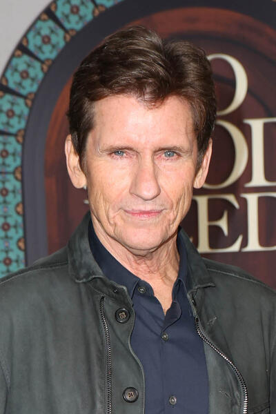 Denis Leary partecipa alla première di No Good Deed a Los Angeles al Netflix Tudum Theater il 4 dicembre 2024 a Los Angeles, California
