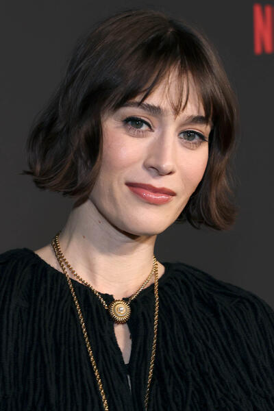 Lizzy Caplan partecipa alla première mondiale di Zero Day il 18 febbraio 2025 a New York City