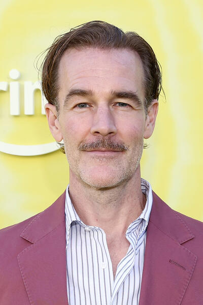 James Van Der Beek partecipa alla proiezione di Overcompensating e all'after-party all'Hollywood Palladium il 14 maggio 2025 a Los Angeles, California