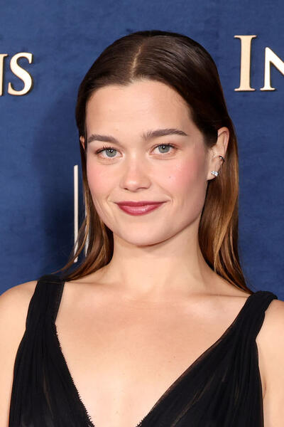 Sarah Catherine Hook alla première di Cruel Intentions sul red carpet di Los Angeles presso l'Ebell Club di Los Angeles il 19 novembre 2024 a Los Angeles, California