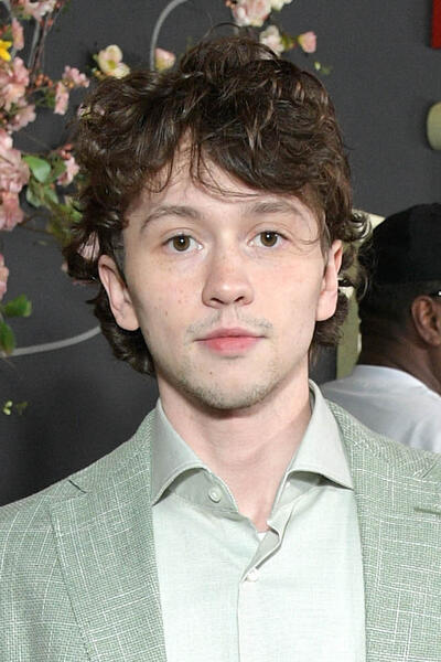 Cole Tristan Murphy partecipa alla première di The Four Seasons di Netflix a Los Angeles il 24 aprile 2025 a Los Angeles, California