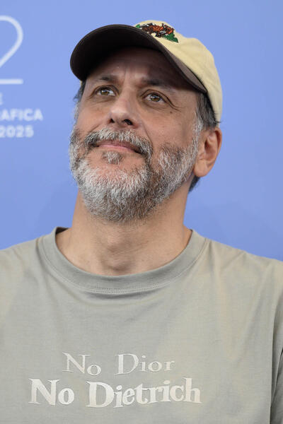 Il regista Luca Guadagnino al photocall del suo film After The Hunt alla 82a Mostra del Cinema di Venezia, venerdì 29 agosto 2025