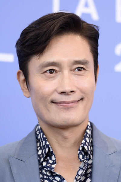 L'attore Lee Byung-hun al photocall del film No Other Choice - Non c'è altra scelta di Park Chan-wook alla 82a Mostra del Cinema di Venezia, venerdì 29 agosto 2025