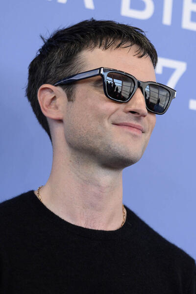 L'attore Tom Sturridge al photocall del film Le mage du Kremlin di Olivier Assayas alla 82a Mostra del Cinema di Venezia, domenica 31 agosto 2025