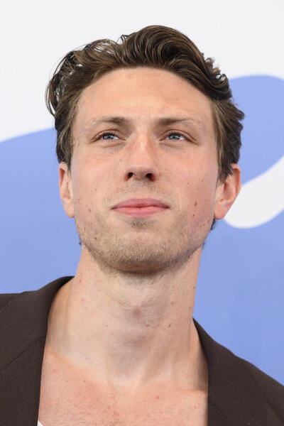 Jamie Bogyo al photocall del film The Testament of Ann Lee di Mona Fastvold alla 82a Mostra del Cinema di Venezia, lunedì 1 settembre 2025