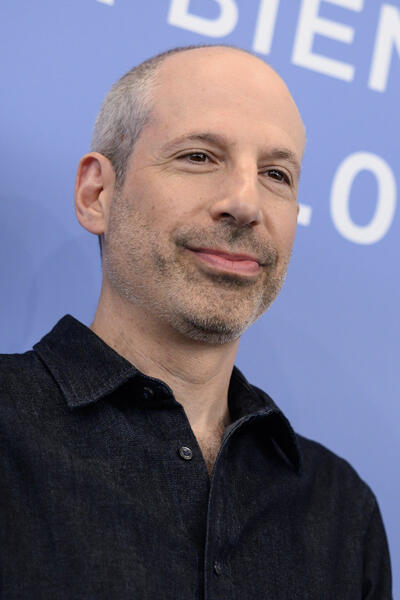 Lo sceneggiatore Noah Oppenheim al photocall del film A House of Dynamite di Kathryn Bigelow alla 82a Mostra del Cinema di Venezia, martedì 2 settembre 2025