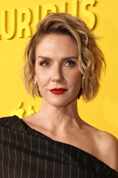 Rhea Seehorn partecipa alla première mondiale della serie Apple TV Pluribus presso la Directors Guild of America il 4 novembre 2025 a Los Angeles, California