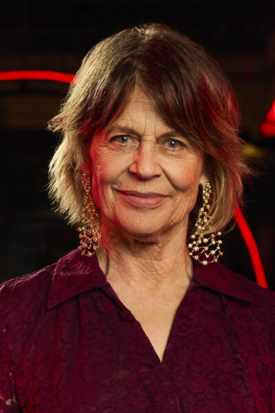 Linda Hamilton alla World Premiere di Stranger Things - Stagione 5 al TCL Chinese 6 Theatres il 6 Novembre 2025 in Hollywood, California