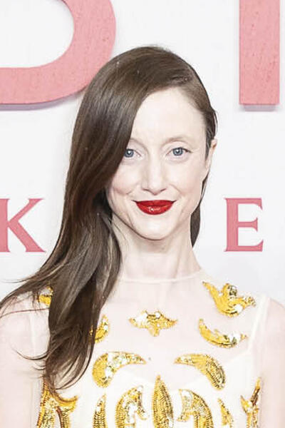 Andrea Riseborough partecipa alla première mondiale di 'Goodbye June' di Netflix al Curzon Mayfair il 3 dicembre 2025 a Londra, Inghilterra