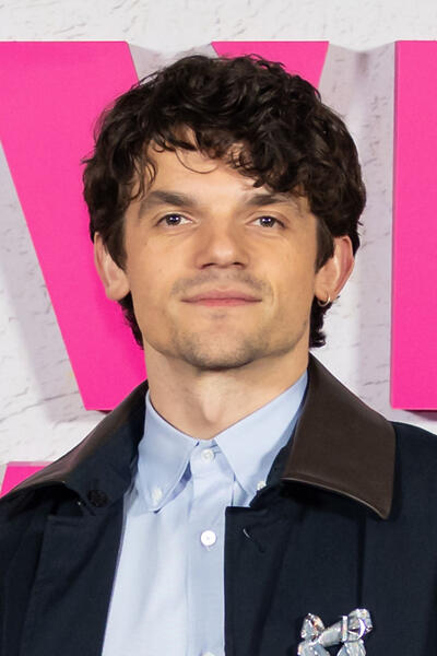 Edward Bluemel partecipa alla première britannica di 'Agatha Christie's Seven Dials' di Netflix al May Fair Hotel il 13 gennaio 2026 a Londra, Inghilterra