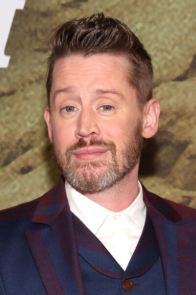 Macaulay Culkin partecipa alla première della seconda stagione di Fallout sul red carpet all'Academy Museum of Motion Pictures l'8 dicembre 2025 a Los Angeles, California