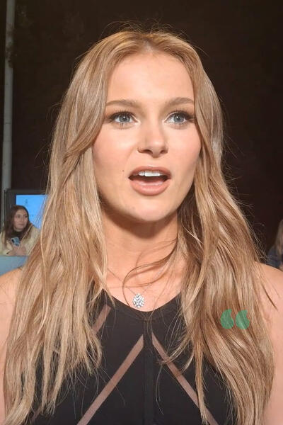 Love Me Love Me, Mia Jenkins intervistata alla premiere di Roma