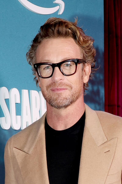 Simon Baker partecipa alla première newyorkese di Scarpetta di Prime Video il 3 marzo 2026 a New York