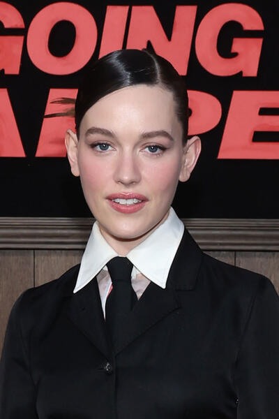 Victoria Pedretti partecipa alla première di 'Something Very Bad Is Going To Happen' di Netflix presso l'Egyptian Theatre di Hollywood il 19 marzo 2026 a Los Angeles, California