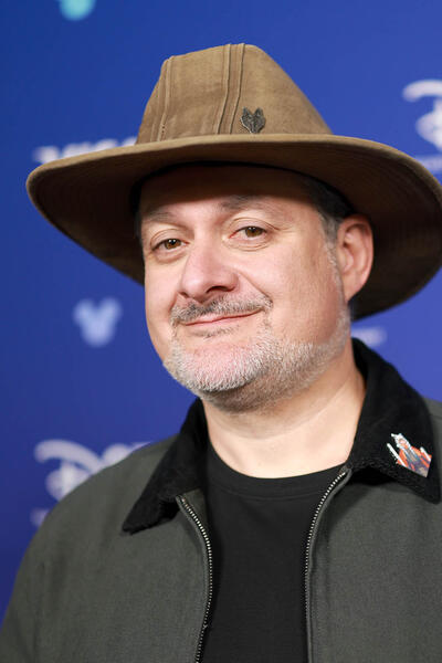 Dave Filoni, Presidente e Direttore Creativo di Lucasfilm, al Disney Entertainment Showcase del D23: The Ultimate Disney Fan Event, il 14 agosto 2026 ad Anaheim, California