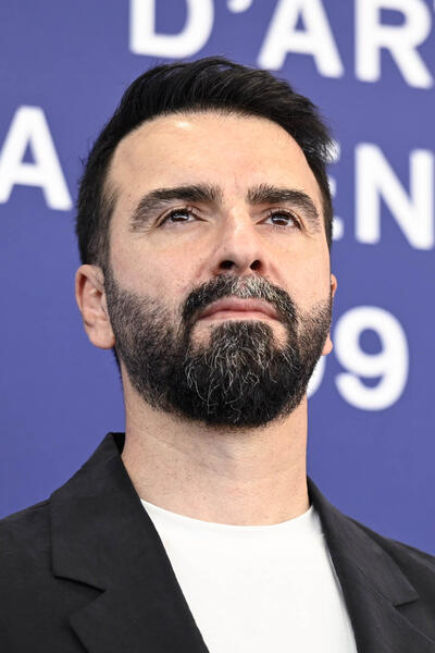 Regista Mohsen Gharaei al photocall del film Moragheb (Falling House) al Festival del Cinema di Venezia 83, giovedì 3 settembre 2026