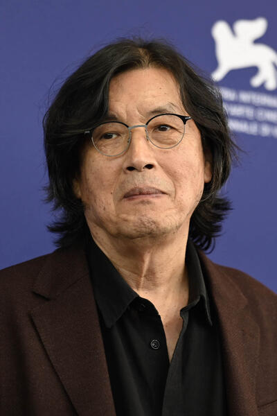 Lee Chang-dong al photocall del film Ga-neung-han sa-rang (Possible Love) al Festival del Cinema di Venezia 83, domenica 6 settembre 2026