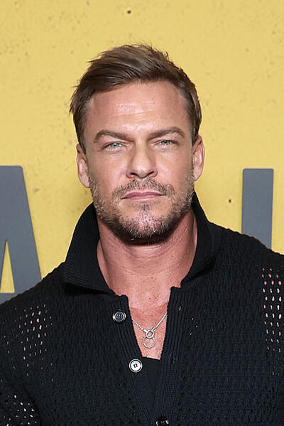 Alan Ritchson al red carpet e alla proiezione per i fan della seconda stagione di Reacher, serie di Prime Video, al Culver Theater il 13 dicembre 2023 a Culver City, California
