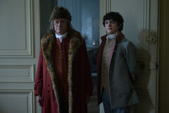 Michael Douglas e Noah Jupe in Benjamin Franklin 1x01