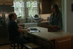 Bill Camp e Elizabeth Marvel in Presunto innocente 1x02