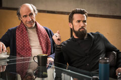 F. Murray Abraham e Rob McElhenney in Mythic Quest 1x02