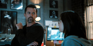 Rob McElhenney e Charlotte Nicdao in Mythic Quest 2x02