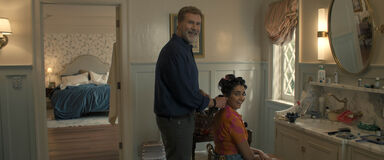 Jim (Will Ferrell) e Jenni (Geraldine Viswanathan) in Un matrimonio di troppo