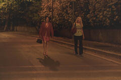 Valeria Bruni Tedeschi e Valeria Golino sul set del film Te l'Avevo detto di Ginevra Elkann