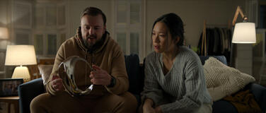 John Bradley, Jess Hong in Il problema dei 3 corpi 1x02