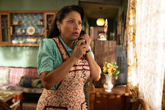 Vanessa Bauche in Acapulco 2x09