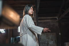 Immagine dal set - Chicken Nugget 1x07