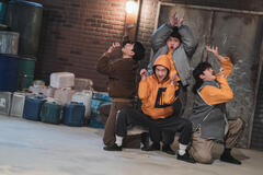 Immagine dal set - Chicken Nugget 1x08